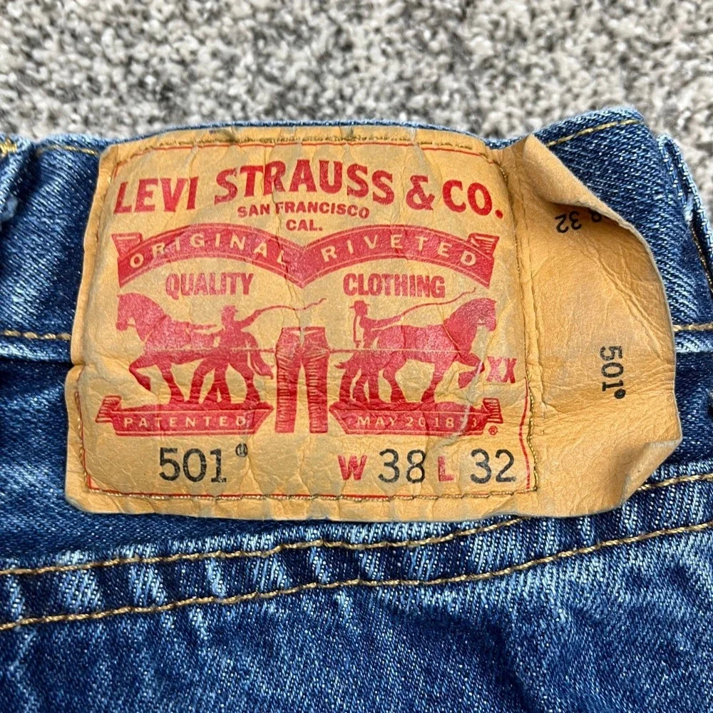 Levi Strauss 501 Jeans Mens 36X30 Button Fly Blue Denim Straight Leg